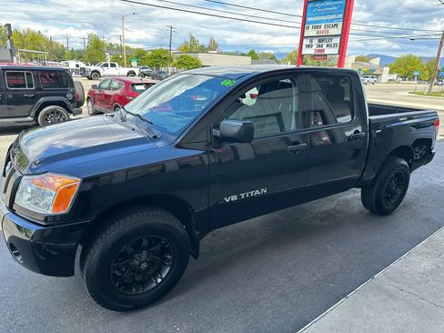 Used 2012 Nissan Titan S AWD/4WD image 5