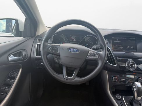 Used 2015 Ford Focus Titanium FWD image 12