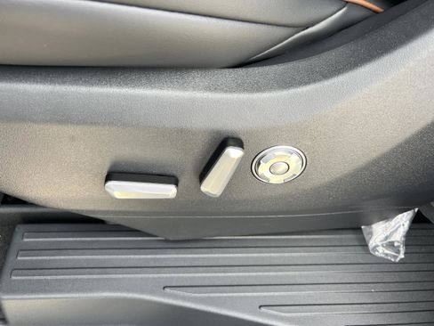 New 2026 Lincoln Navigator L Black Label AWD/4WD image 22