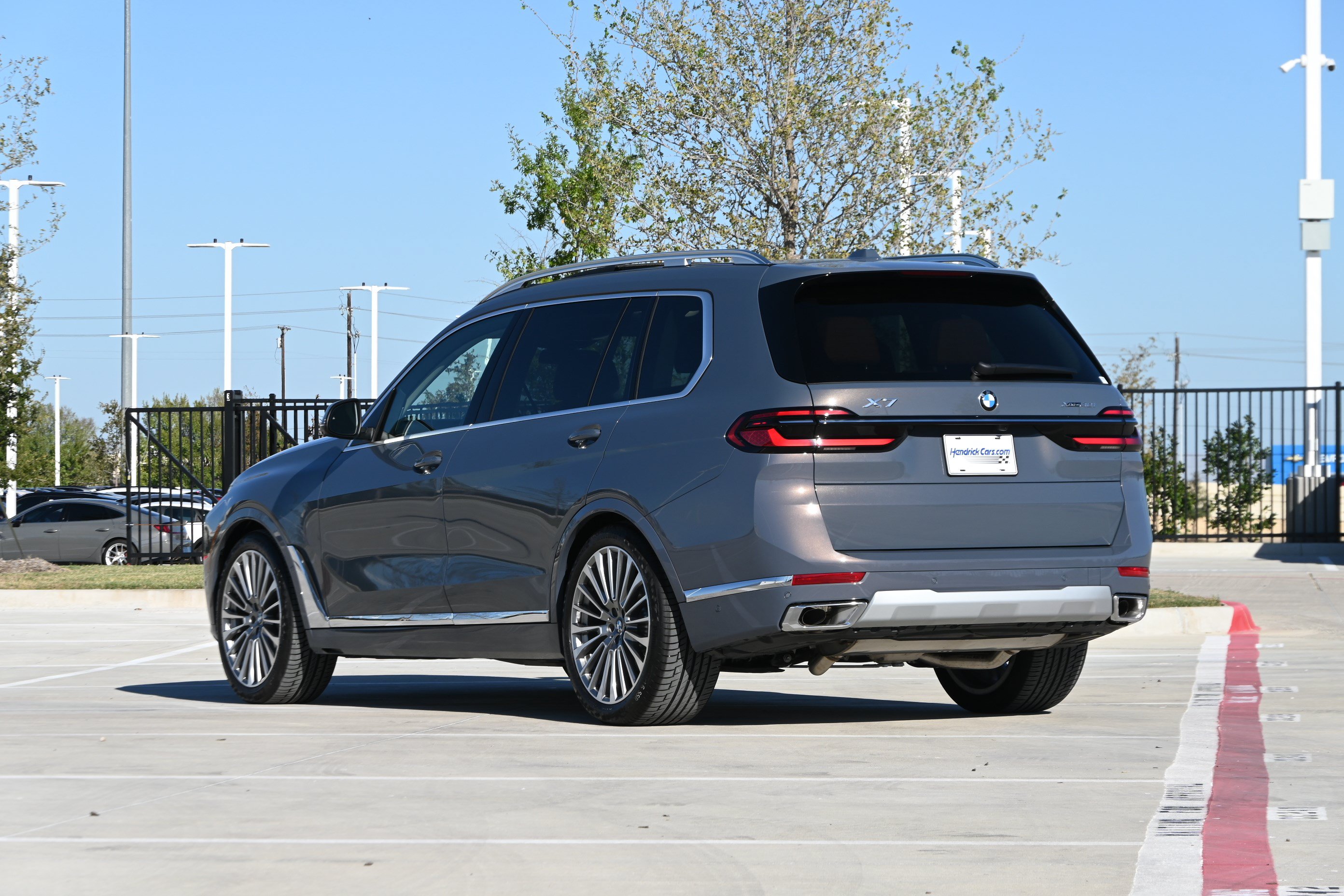 Used 2027 BMW X7 xDrive40i w/ Executive Package AWD/4WD image 7