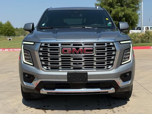 Used 2025 GMC Yukon XL Denali AWD/4WD image 2