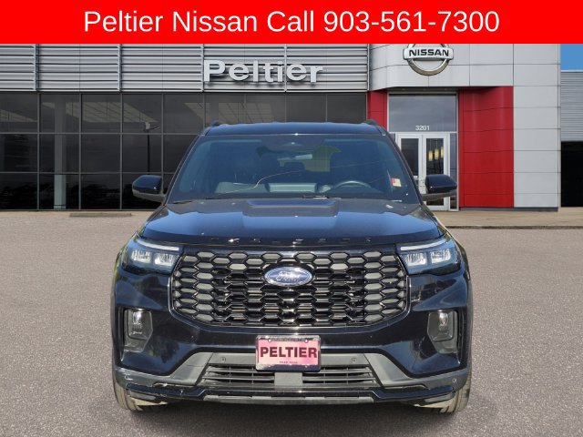 Used 2025 Ford Explorer ST-Line w/ ST-Line Street Pack AWD/4WD image 2