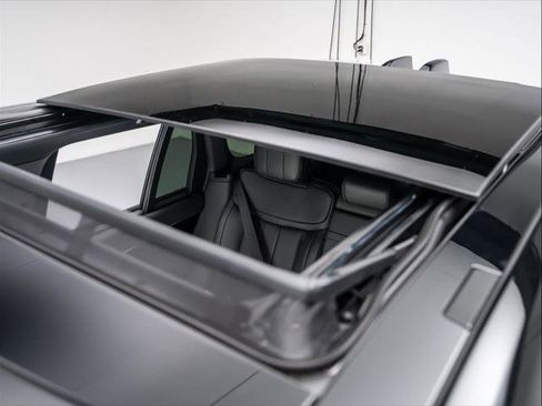 New 2026 Land Rover Range Rover SE image 13