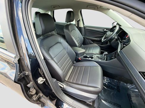 Used 2024 Volkswagen Jetta SE image 14