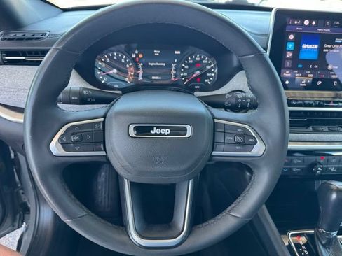 Used 2023 Jeep Compass Latitude w/ Sun and Sound Group AWD/4WD image 13