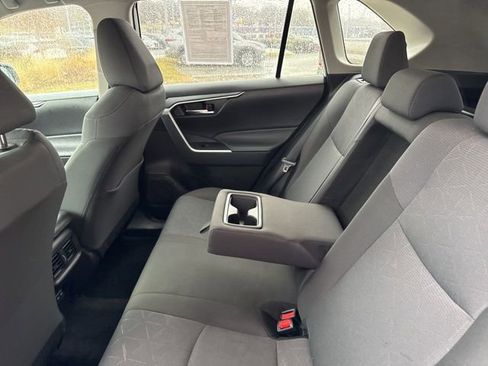 Used 2025 Toyota RAV4 XLE image 26