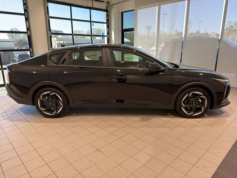 New 2026 Kia K4 EX image 6