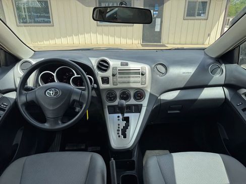 Used 2010 Toyota Matrix FWD image 2