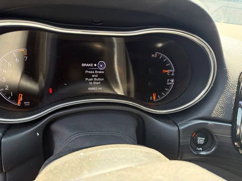 Used 2021 Jeep Grand Cherokee Laredo X AWD/4WD image 6