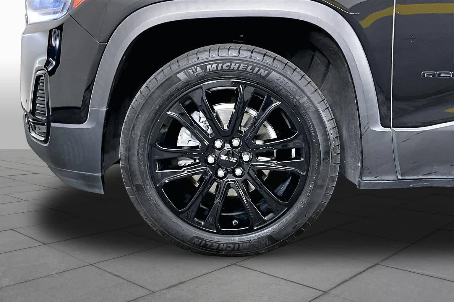 Used 2022 GMC Acadia SLT w/ Elevation Edition FWD image 10