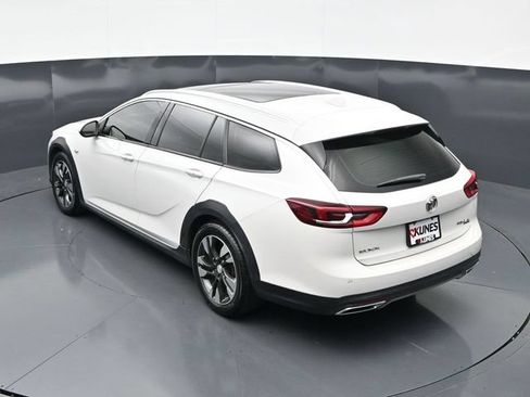 Used 2018 Buick Regal Essence w/ Driver Confidence Package #1 AWD/4WD image 44