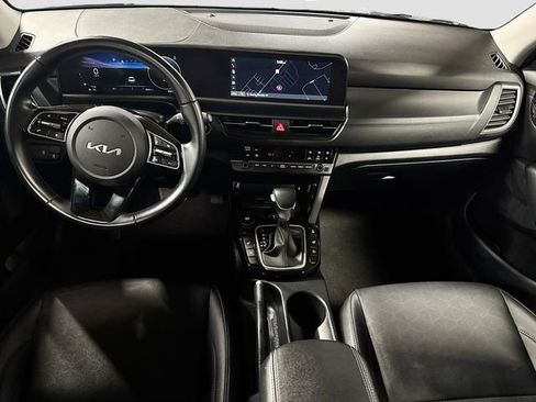 Used 2024 Kia Seltos EX image 24