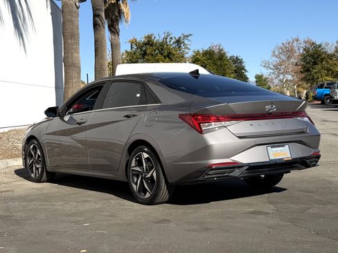 Used 2023 Hyundai Elantra Limited w/ Cargo Package image 12