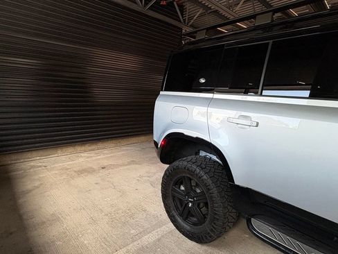 Used 2022 Land Rover Defender 110 X AWD/4WD image 10