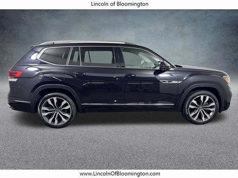 Used 2023 Volkswagen Atlas SEL Premium AWD/4WD image 4