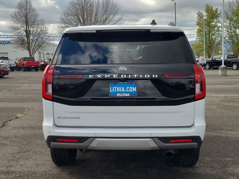 Used 2025 Ford Expedition Platinum AWD/4WD image 14