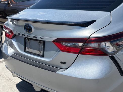 Used 2022 Toyota Camry SE FWD image 4