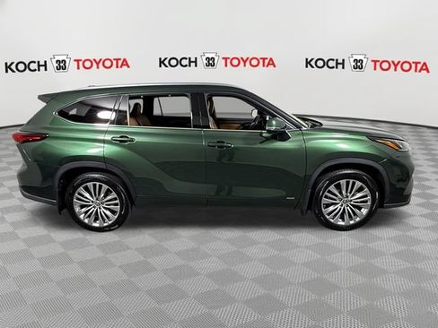 Used 2023 Toyota Highlander Platinum AWD/4WD image 9