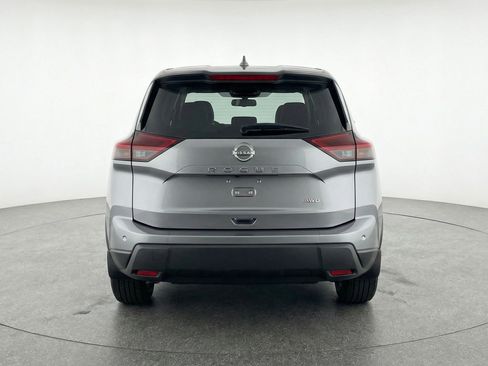 Used 2025 Nissan Rogue SV image 7