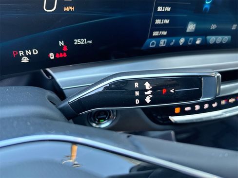 Used 2025 Cadillac Lyriq Sport image 23