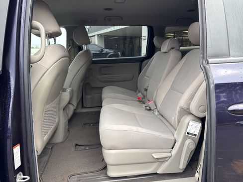 Used 2021 Kia Sedona LX image 33