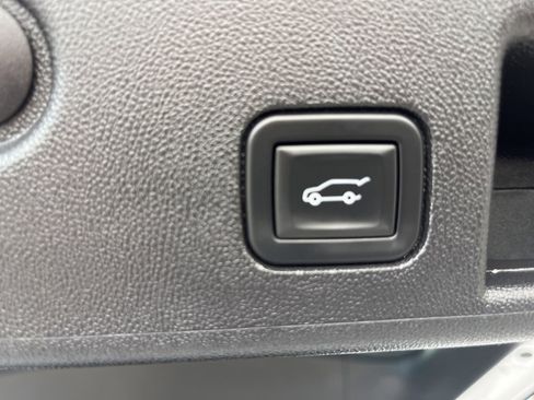 Used 2023 Chevrolet Equinox LT image 14