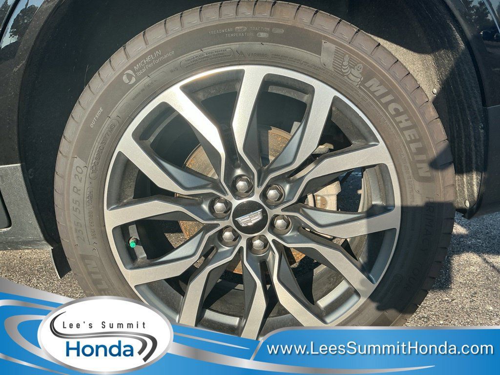 Used 2017 Cadillac XT5 Premium Luxury AWD/4WD image 5