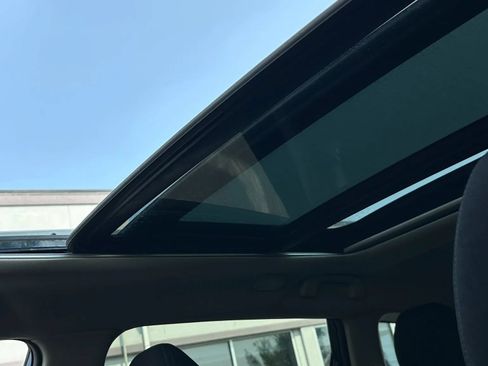 Used 2015 Nissan Rogue SV w/ SV Moonroof Package AWD/4WD image 14