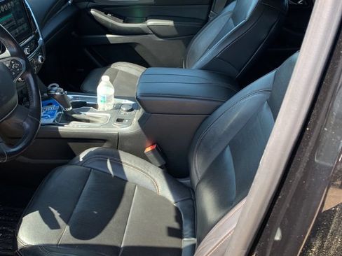 Used 2018 Chevrolet Traverse Premier w/ Driver Confidence II Package FWD image 23