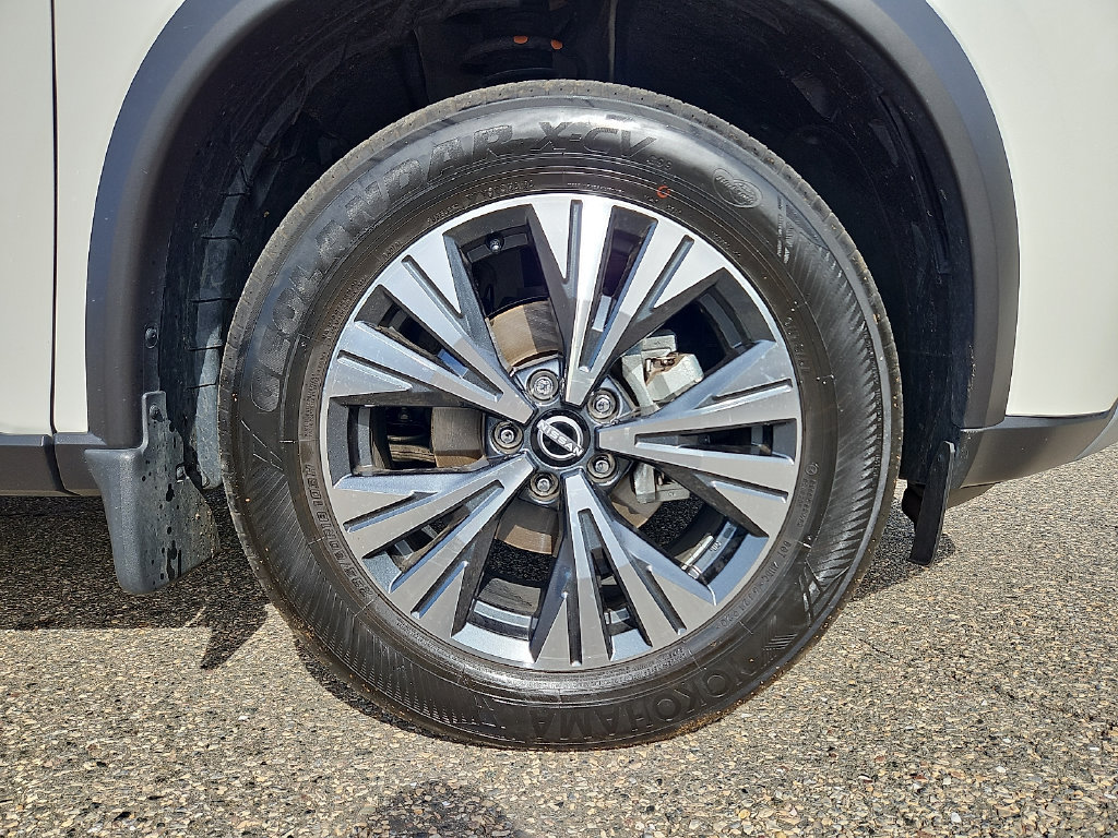 Certified 2023 Nissan Rogue SV w/ SV Premium B Package AWD/4WD image 10