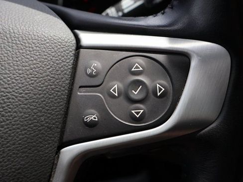 Used 2022 GMC Terrain SLT w/ LPO, Floor Liner Package AWD/4WD image 32