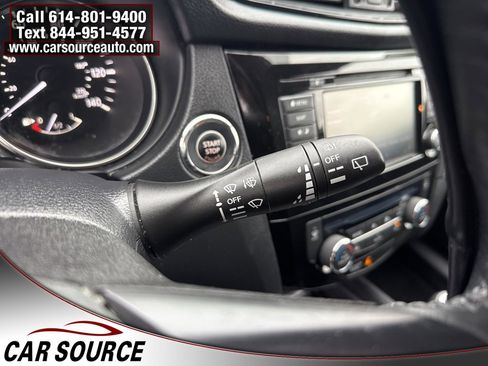 Used 2018 Nissan Rogue SV w/ Premium Package image 26