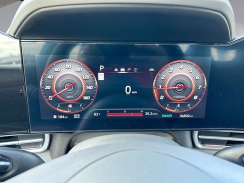 Used 2024 Hyundai Elantra SEL w/ Convenience Package FWD image 21