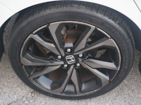 Used 2018 Honda Civic Sport Touring image 13