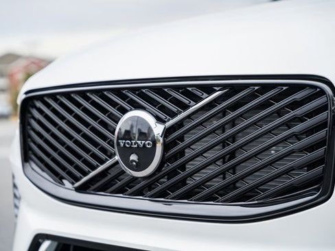 New 2026 Volvo XC60 B5 Plus w/ Protection Package Premier image 12