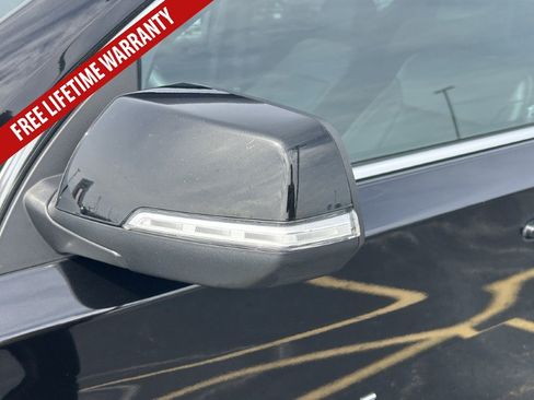 Used 2023 Chevrolet Traverse LT FWD image 15