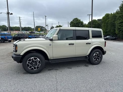 New 2026 Ford Bronco Outer Banks AWD/4WD image 6