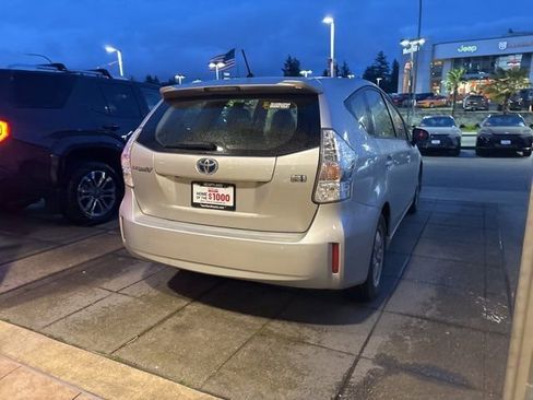 Used 2014 Toyota Prius V Two image 11