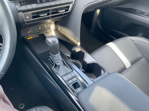 Used 2025 Toyota Camry image 19