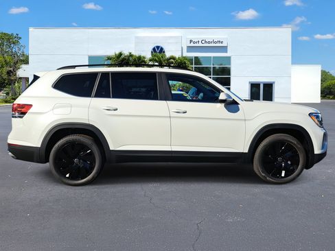 New 2026 Volkswagen Atlas SE FWD image 32