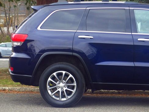 Used 2015 Jeep Grand Cherokee Limited w/ Trailer Tow Group IV image 29