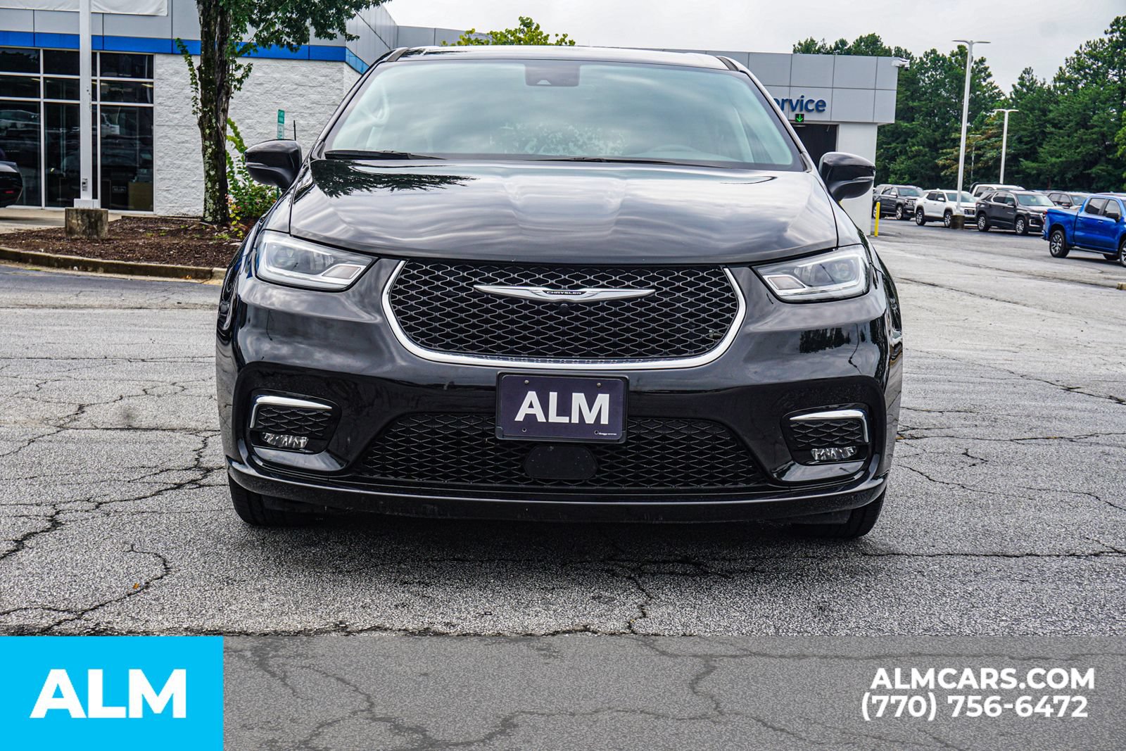 Used 2023 Chrysler Pacifica Touring-L FWD image 11