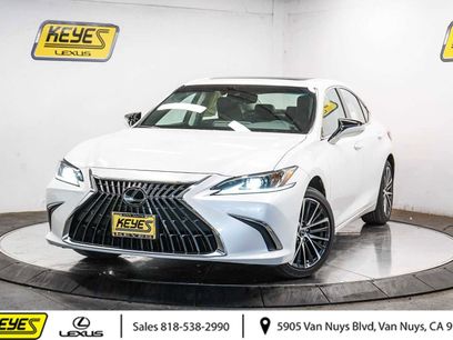 Used 2025 Lexus ES 300h w/ Premium Package