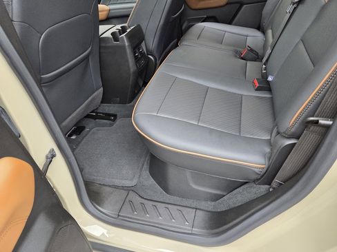 Used 2024 GMC Canyon AT4 w/ AT4 Premium Package image 18