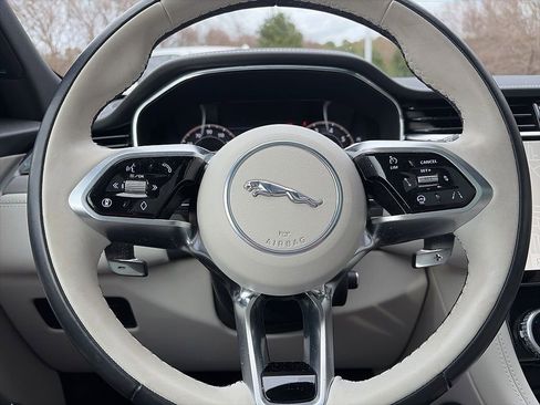 Used 2025 Jaguar F-PACE R-Dynamic S image 10
