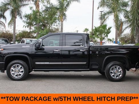 Used 2024 Chevrolet Silverado 2500 High Country w/ Technology Package AWD/4WD image 5