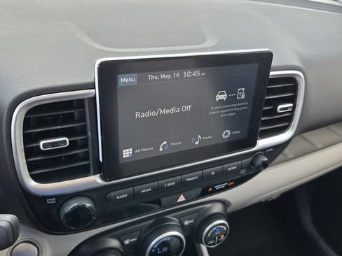 Certified 2025 Hyundai Venue SEL FWD image 18