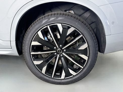 New 2026 Volvo XC90 B5 Plus w/ Protection Package AWD/4WD image 33