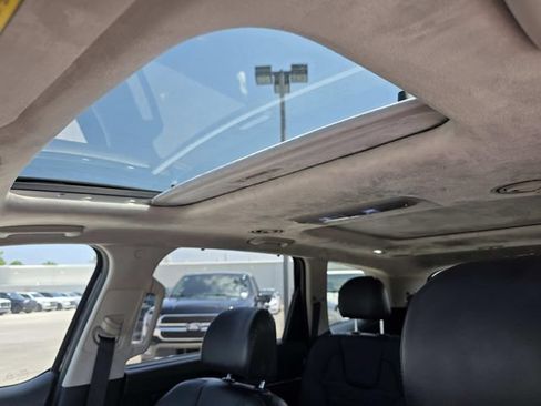 Used 2024 Kia Telluride SX Prestige AWD/4WD image 10