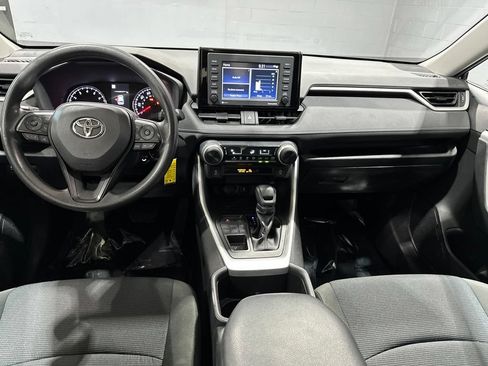 Used 2022 Toyota RAV4 LE w/ Carpet Mat Package (TMS) AWD/4WD image 8